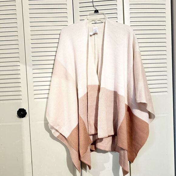 Geometric partner winter Ruana Shawl Cape Wrap one size NWT - Picture 1 of 4
